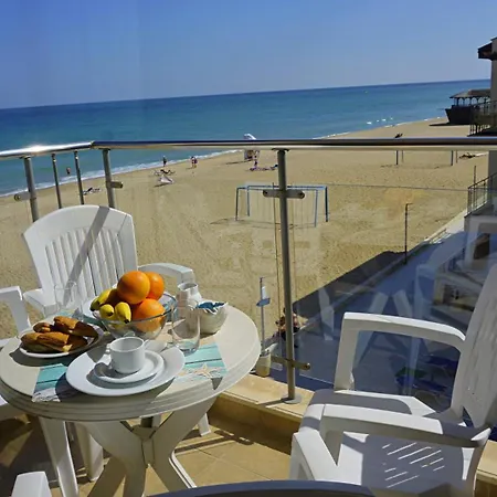 Seafront In אובזור
