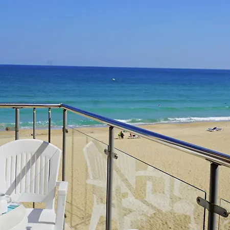 Seafront In דירה *
