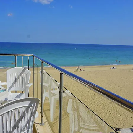 Seafront In אובזור