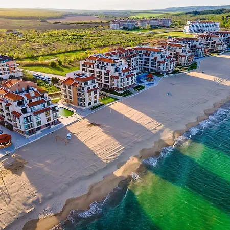 Seafront In דירה
