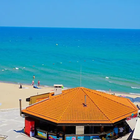 דירה Seafront In *