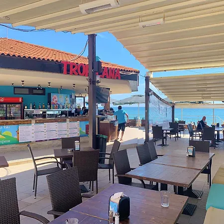 דירה Seafront In *